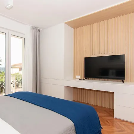 The Rose Garden Apartment *